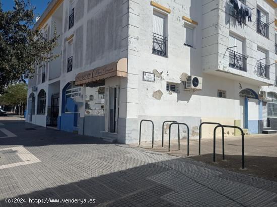 SE VENDE LOCAL COMERCIAL EN ZONA LA FUENTE 70M² - CADIZ