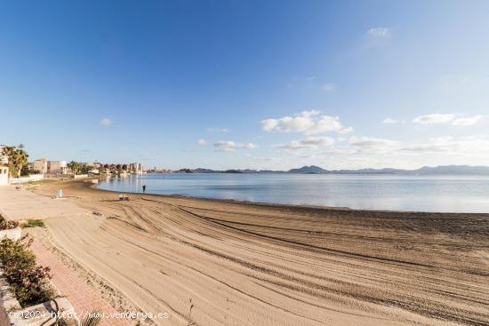 Bonito dúplex en La Manga, a 10 metros de la playa - MURCIA