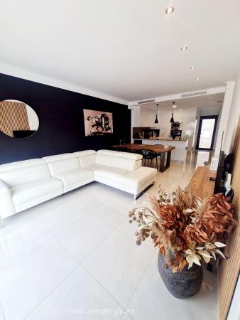 Villa independiente con piscina privada - ALICANTE