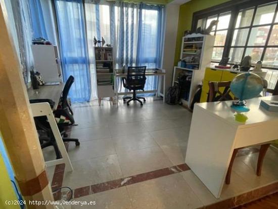 Se vende Duplex en esquina en pleno centro - CADIZ