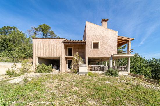 FINCA RUSTICA CON GRAN CHALET EN SELVA - BALEARES