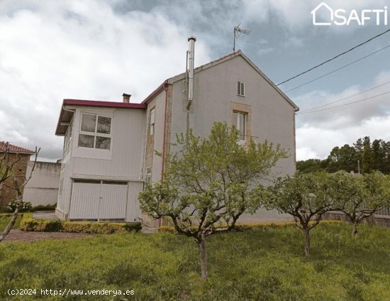 ENCANTADORA CASA RÚSTICA REFORMADA EN LALÍN