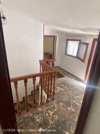 Venta de casa con aparcamiento en zona tranquila