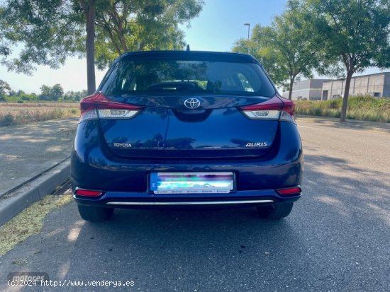 Toyota Auris Active de 2015 con 150.000 Km por 10.800 EUR. en Lleida