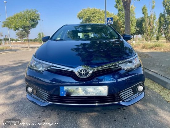 Toyota Auris Active de 2015 con 150.000 Km por 10.800 EUR. en Lleida