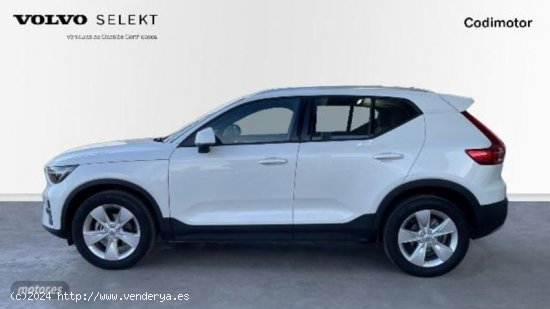 Volvo XC40 XC40 Core, T2 automatico, Gasolina de 2023 con 26.800 Km por 33.990 EUR. en Sevilla