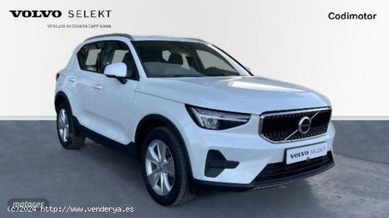 Volvo XC40 XC40 Core, T2 automatico, Gasolina de 2023 con 26.800 Km por 33.990 EUR. en Sevilla