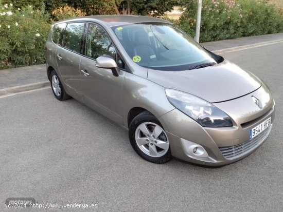 Renault Grand Scenic 1.5 DCI DYMAMIQUE 7 PLAZAS de 2011 con 299.000 Km por 4.900 EUR. en Ciudad Real