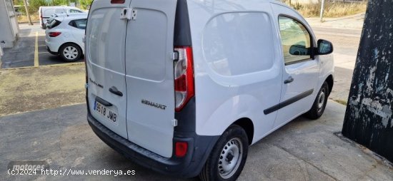 Renault Kangoo 1.5 DCI 75CV FURGON de 2016 con 130.000 Km por 7.500 EUR. en Caceres