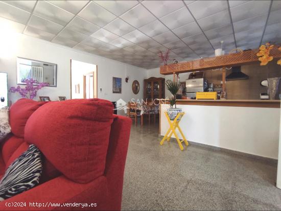 SE VENDE CHALET EN ELDA ZONA SANTO NEGRO A 1 MINUTO DEL PUEBLO. - ALICANTE