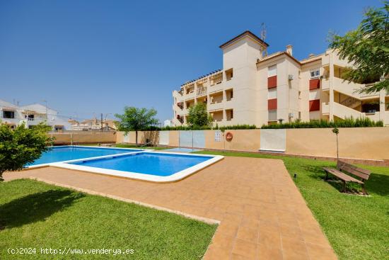 Encantador Bungalow de 2 Habitaciones en Orihuela Costa, Las Piscinas. - ALICANTE