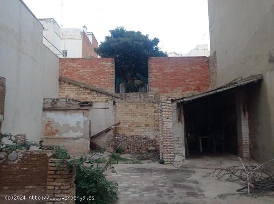 21 Inmobiliarias vende parcela en el centro , para construir - VALENCIA