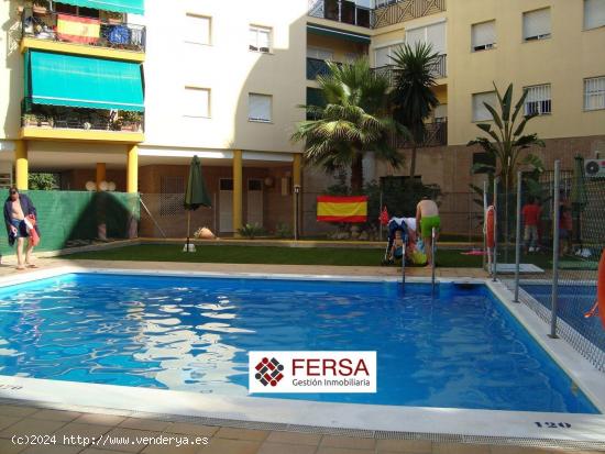 APARTAMENTO AMUEBLADO ALQUILER ANUAL - PISCINA COMUNITARIA - CADIZ