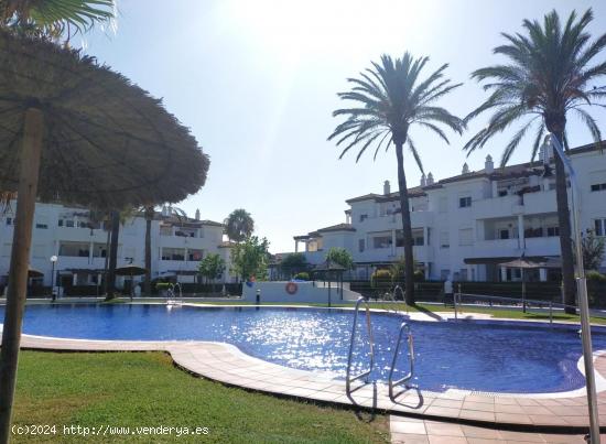 APARTAMENTO ESQUINA Y EN PLANTA BAJA EN RESIDENCIAL TAYMAR - CADIZ