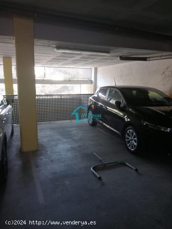 AMPLIA PLAZA DE PARKING EN VALLIRANA - BARCELONA