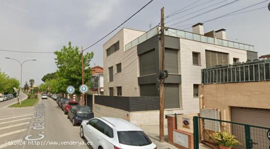 PARKING EN C/SERRA DE GALLINERS CERDANYOLA - BARCELONA