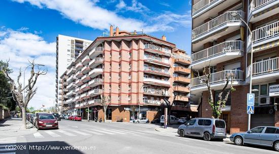 FANTÁSTICO INMUEBLE CON AMPLIO BALCÓN Y ESPECTACULARES VISTAS!!!! - BARCELONA