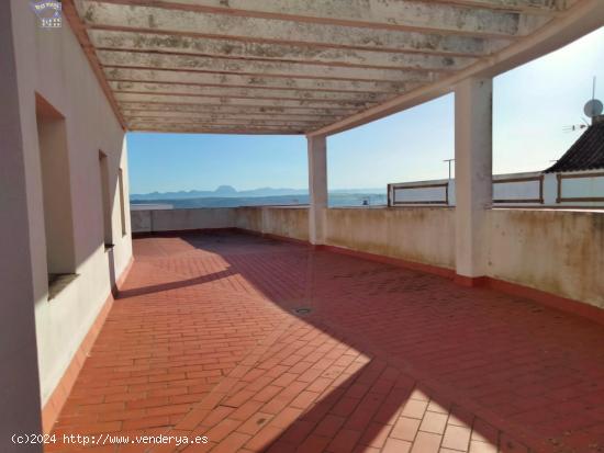 ESTUPENDO LOCAL EN VENTA EN ARCOS DE LA FRONTERA-ZONA PORTICHUELO - CADIZ