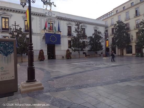 Magnifica plaza de aparcamiento en pleno centro. - GRANADA