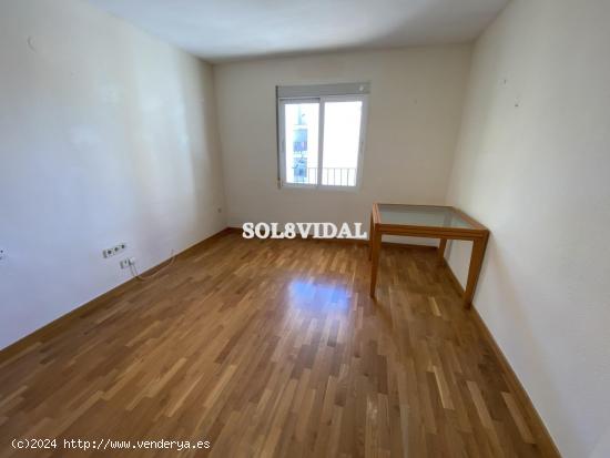 JOYA A LA VENTA EN EL CENTRO DE ORIHUELA. PRECIOSA VIVIENDA DE 138 METROS, 4 DORMITORIOS Y DOS BAÑO