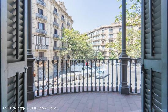 PISO SEÑORIAL EN PAU CLARIS - BARCELONA