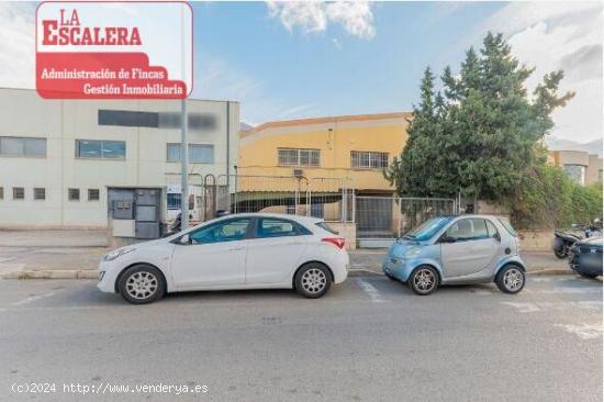 Nave industrial distribuida en 3 plantas - ALICANTE