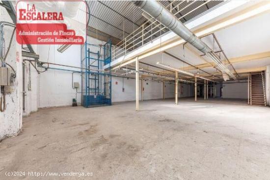 Nave industrial distribuida en 3 plantas - ALICANTE