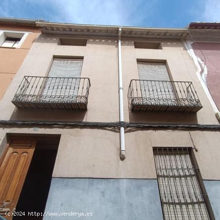 AMPLIA VIVIENDA Y NAVE EN DESUSO PARA REFORMAR - MURCIA