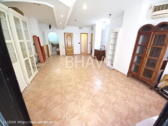 Local comercial céntrico por solo 450€ con escaparate. - ALICANTE