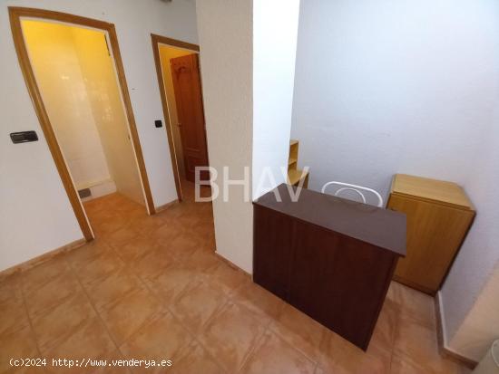 Local comercial céntrico por solo 450€ con escaparate. - ALICANTE