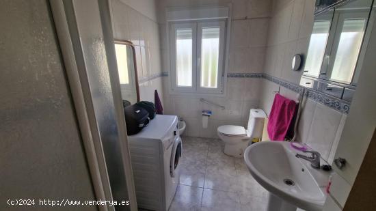 SE VENDE CASA CON UNA EXCELENTE UBICACION EN CARRACEDELO - VILLAMARTIN DE LA ABADIA - LEON