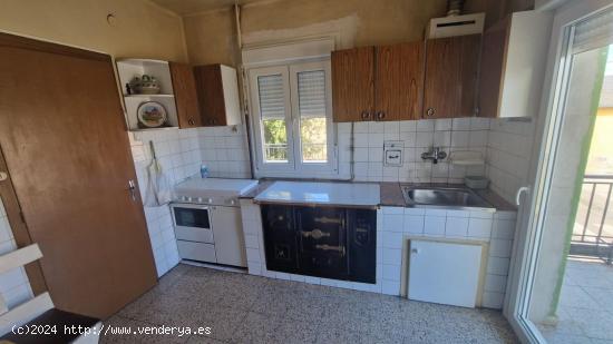 SE VENDE CASA CON UNA EXCELENTE UBICACION EN CARRACEDELO - VILLAMARTIN DE LA ABADIA - LEON