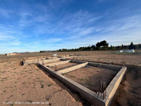 PARCELA EN PINAR DE LA PESCATERA, CON PROYECTO Y PERMISOS. TODO VALLADO - ALBACETE