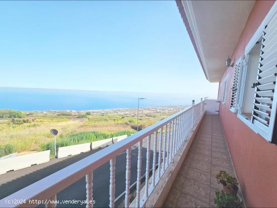 Casa con vistas a Teide y a mar con dos apartamentos con división horizontal - SANTA CRUZ DE TENERI