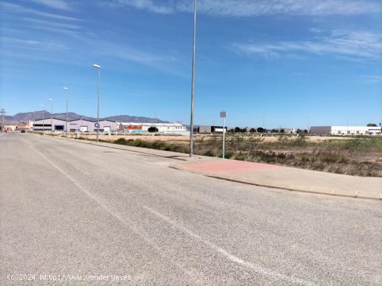  TERRENO INDUSTRIAL EN POLIGONO - ALICANTE 