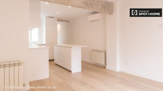 Apartamento de 2 dormitorios en alquiler en Madrid - MADRID