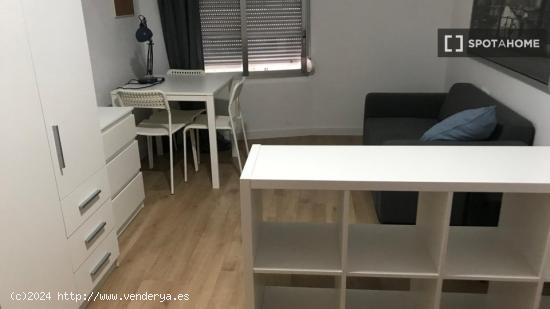 Piso entero de 5 habitaciones en valència. - VALENCIA