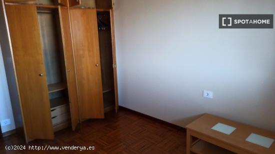 Habitación en piso compartido en Vigo - PONTEVEDRA