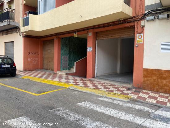 Local comercial en venta en Tavernes de la Valldigna - VALENCIA