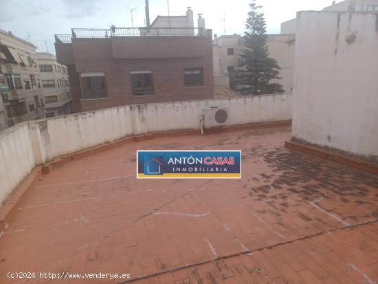 PISO CON LOCAL BAJO/2 HABITACIONES/COCINA/2ASEOS/PATIO/155.000€ - ALICANTE