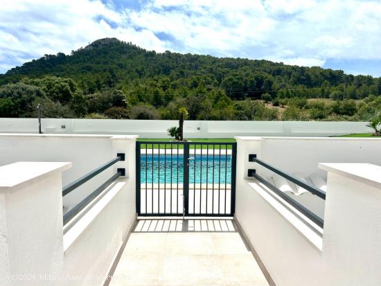 Adosados con piscina comunitaria en Capdepera. - BALEARES