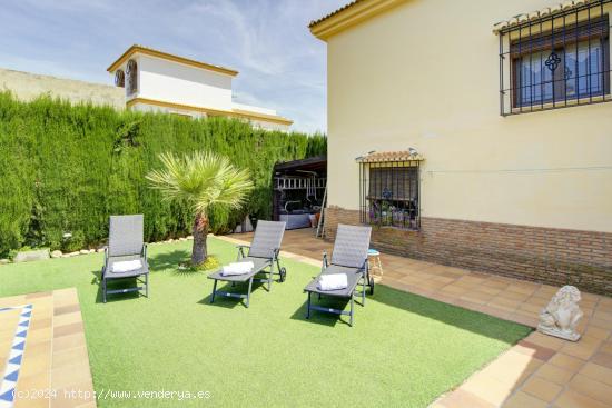  Chalet de ensueño con piscina y huerto ¡La casa de tus sueños te espera! - GRANADA