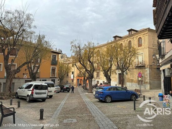 En una de las mejores plazas de Toledo