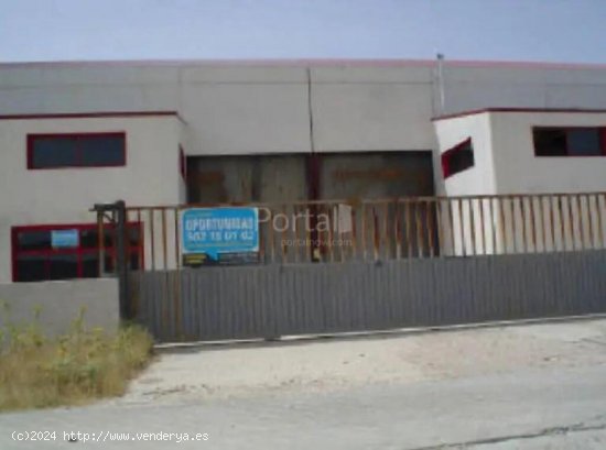 VENTA NAVE INDUSTRIAL EN POL TORREHIERRO TALAVERA DE LA REINA