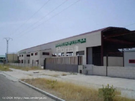 VENTA NAVE INDUSTRIAL EN POL TORREHIERRO TALAVERA DE LA REINA