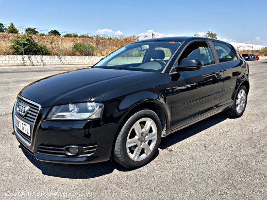 Audi A3 1.6 TDI Attraction - Cabanillas del Campo