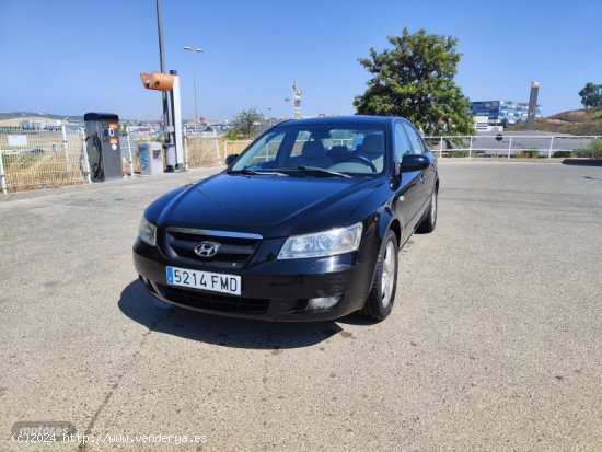 Hyundai Sonata 2.0 140Cv 4p de 2007 con 342.000 Km por 4.200 EUR. en Cadiz