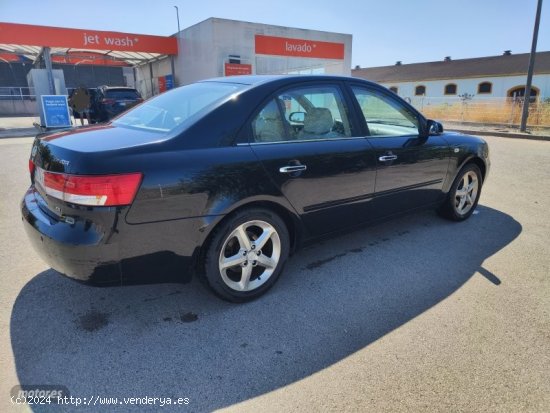 Hyundai Sonata 2.0 140Cv 4p de 2007 con 342.000 Km por 4.200 EUR. en Cadiz