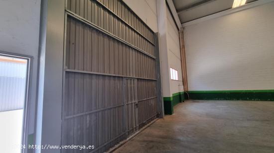 Conjunto de naves industriales a la venta en Empresarium - ZARAGOZA