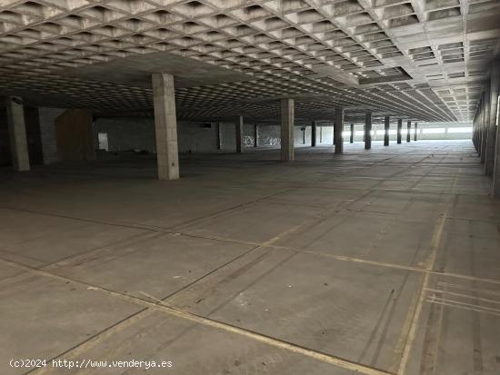 ¡¡ALQUILER NAVE INDUSTRIAL EN IGUALADA ZONA POBLE SEC 5448M2!! - BARCELONA